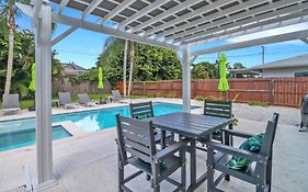 Little Beach House W/ Pool&Spa - 5 Minutes To Vanderbilt Beach